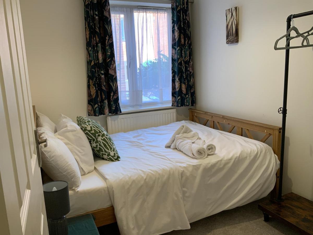 2 Bedroom Apartment Near Southfields London Ngoại thất bức ảnh